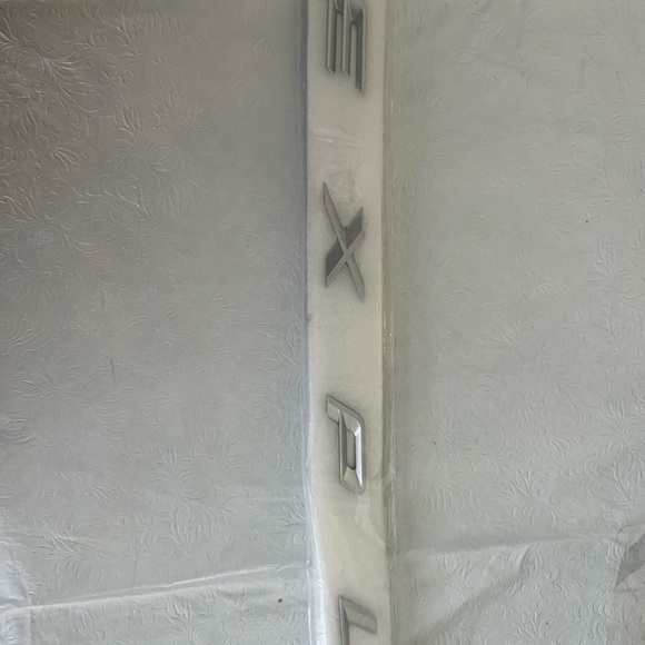 3D Letters ABS Front Hood Explorer matt Silver - Picture 2 of 9